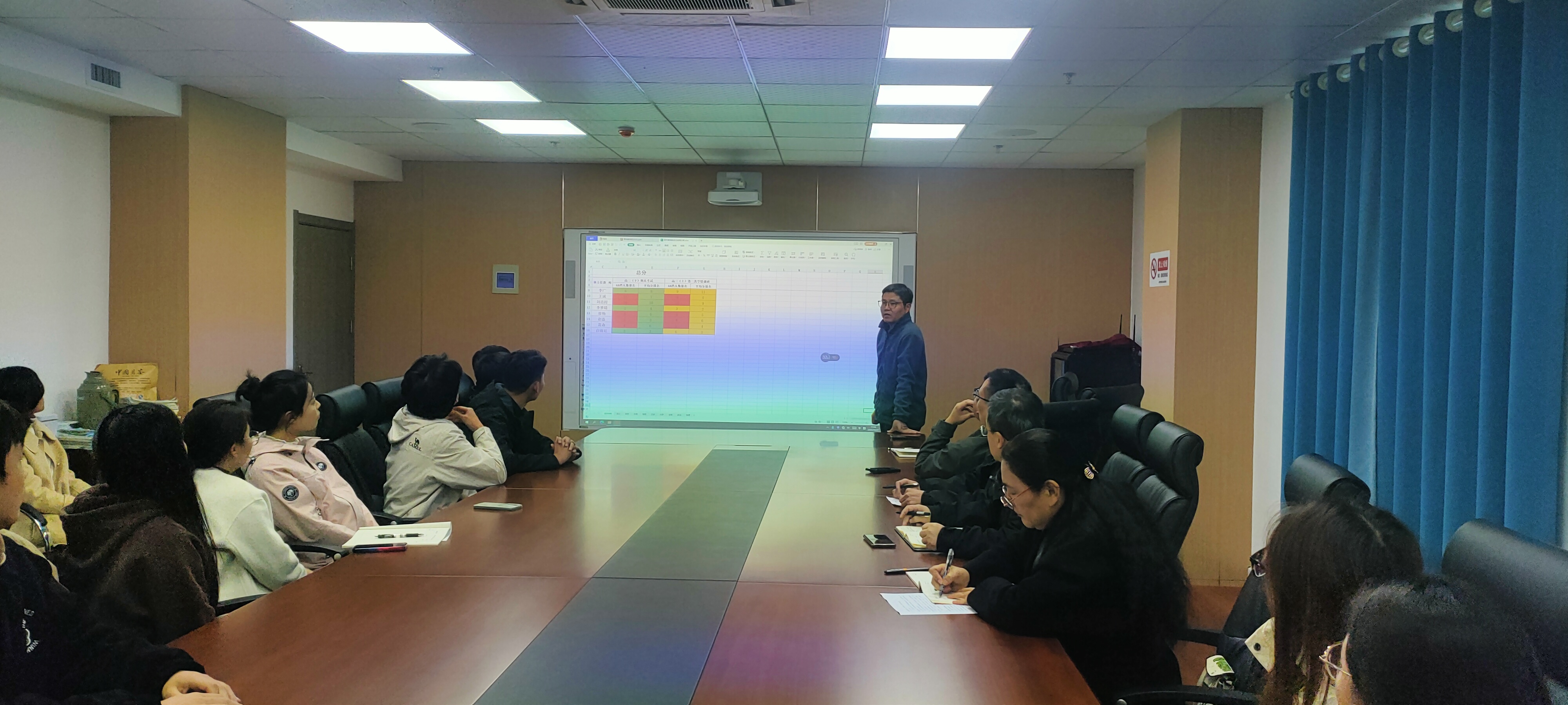 凝聚青年力量，共筑高三辉煌